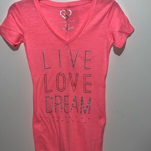 Aeropostale T-Shirt Women's XS Coral Live Love Dream Ribbed V-Neck Short Sleeve
